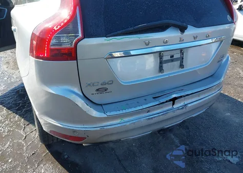 2015 Volvo Xc60 T5/T5 Premier из США, поврежденный, VIN YV4612RK9F2740180